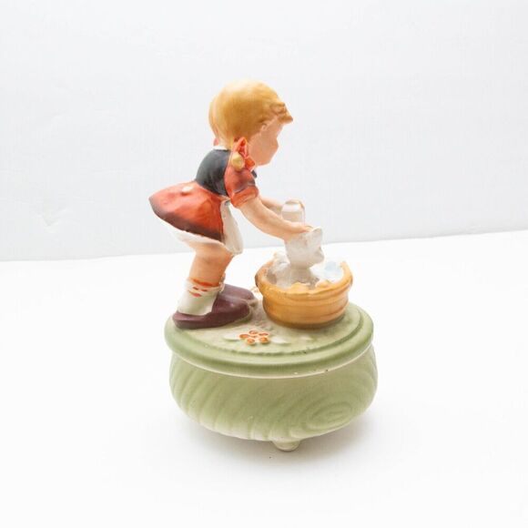 Vintage Japan Bisque Porcelain Girl Giving Cat A Bath Rotating Music Box Works - Picture 8 of 11